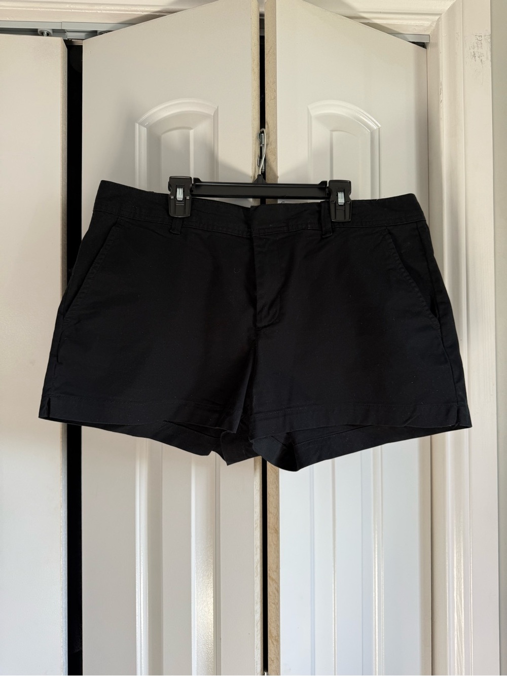 GAP Women's Black Cotton Blend Bermuda Shorts